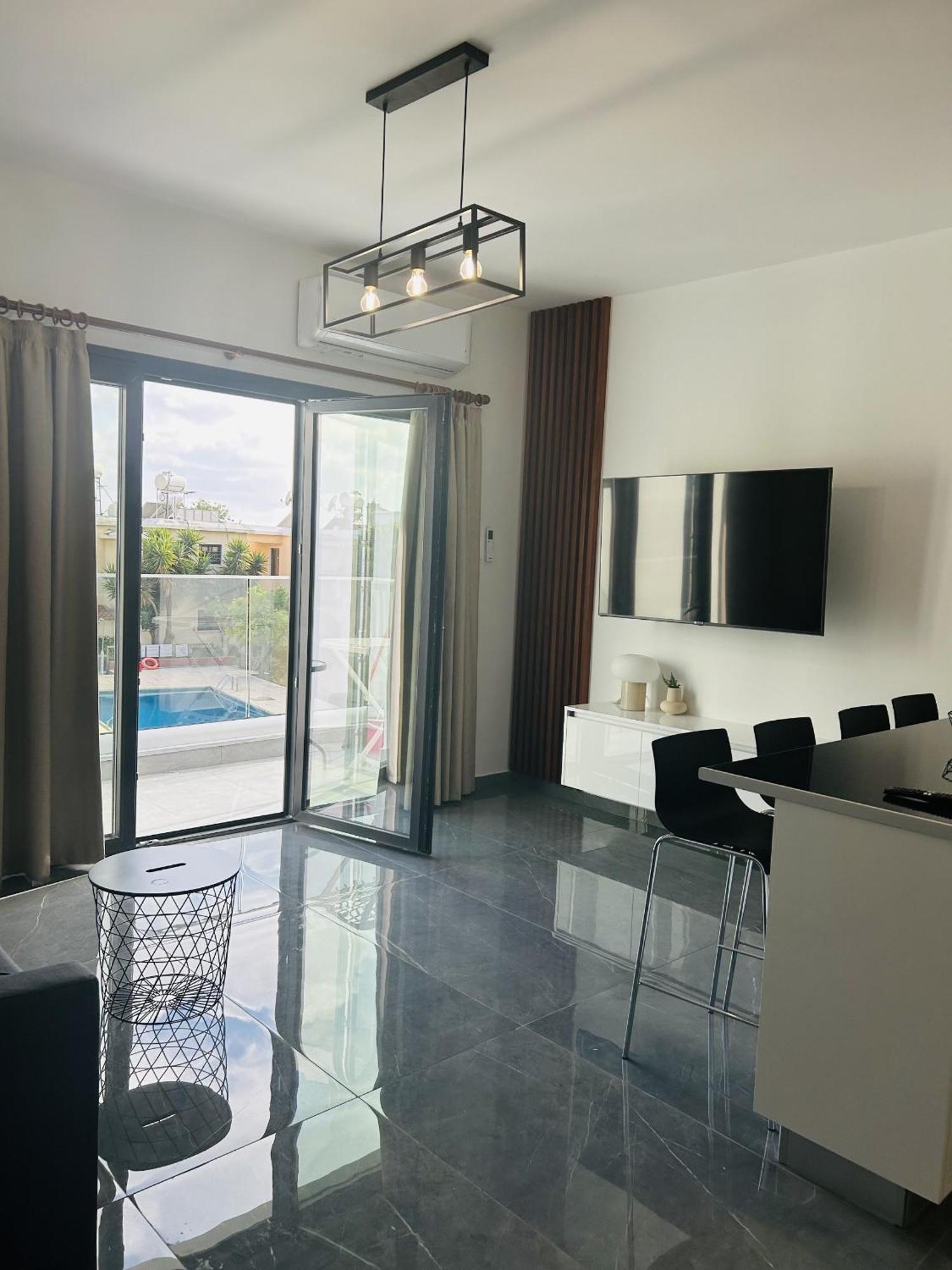 Appartement Ermis Sunset à Paphos Extérieur photo